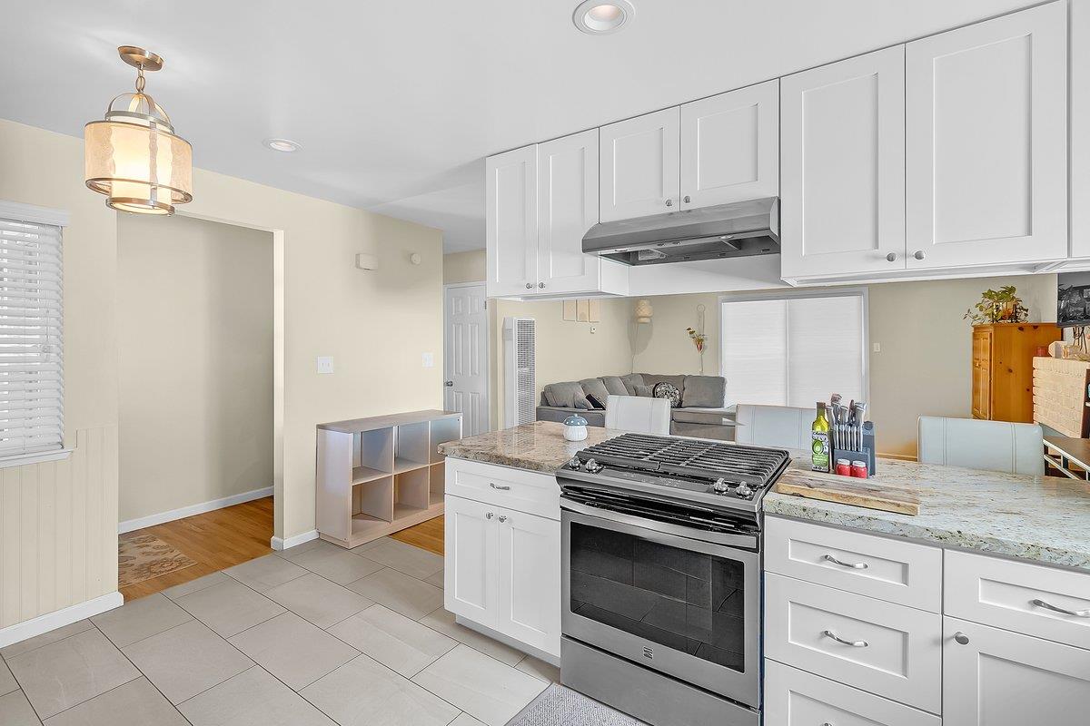 Detail Gallery Image 5 of 11 For 505 Clubhouse Dr, Aptos,  CA 95003 - 3 Beds | 2 Baths