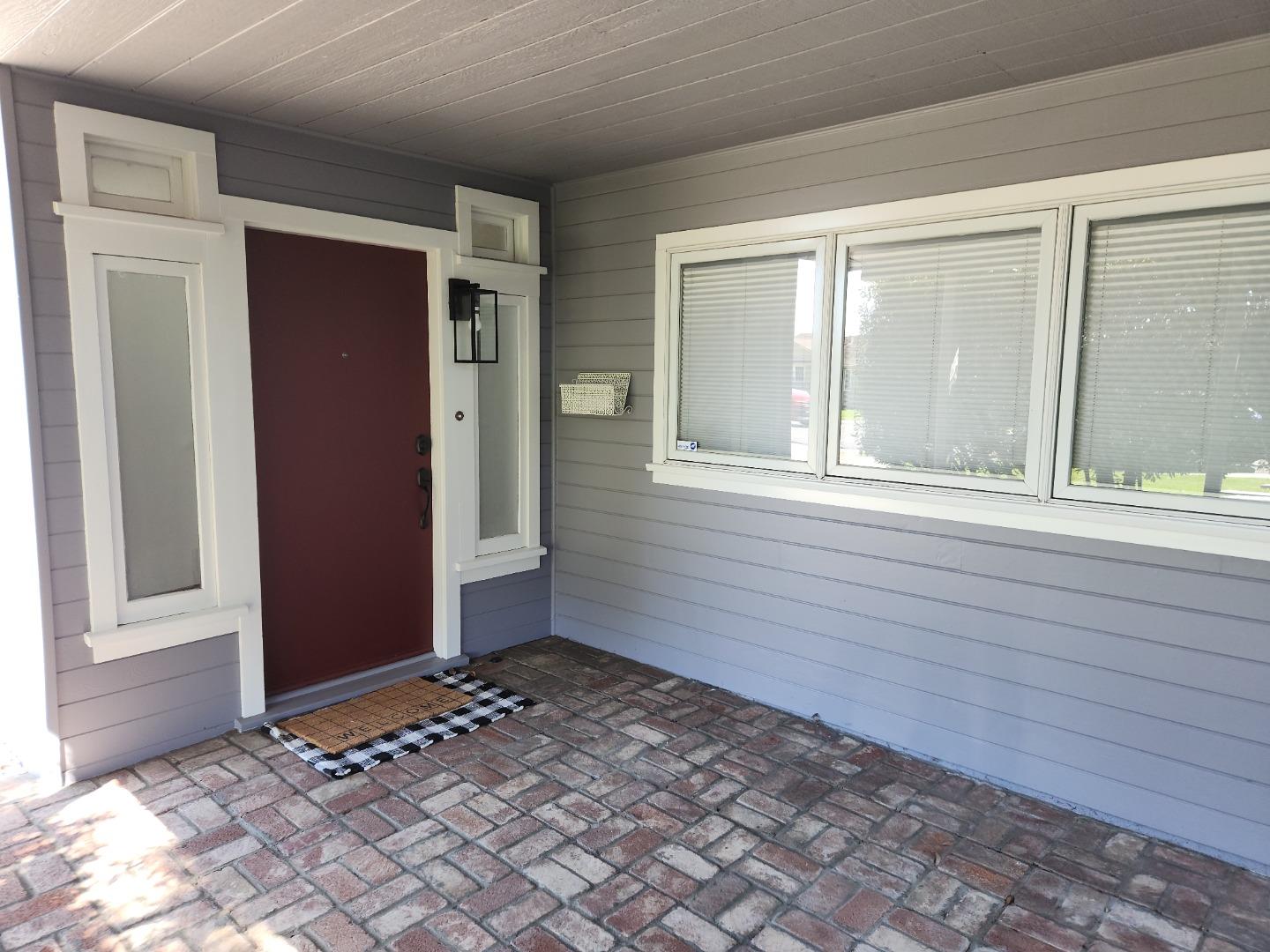 Detail Gallery Image 2 of 11 For 337 Reata St, Salinas,  CA 93906 - 2 Beds | 1 Baths