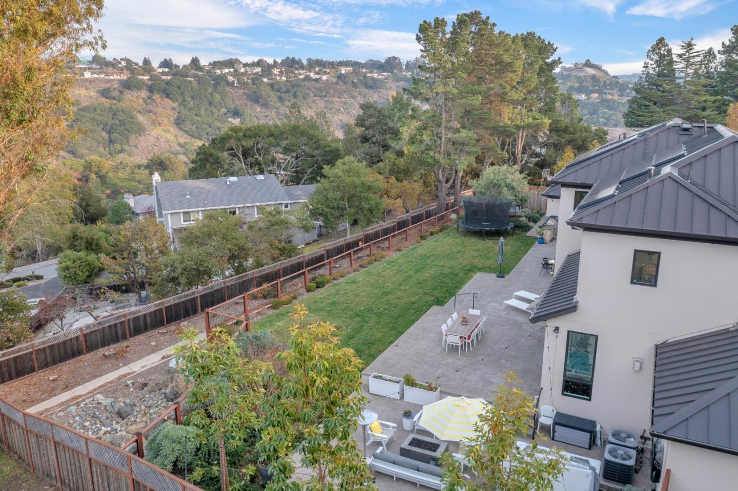 Detail Gallery Image 2 of 118 For 60 Glengarry Way, Hillsborough,  CA 94010 - 5 Beds | 6 Baths