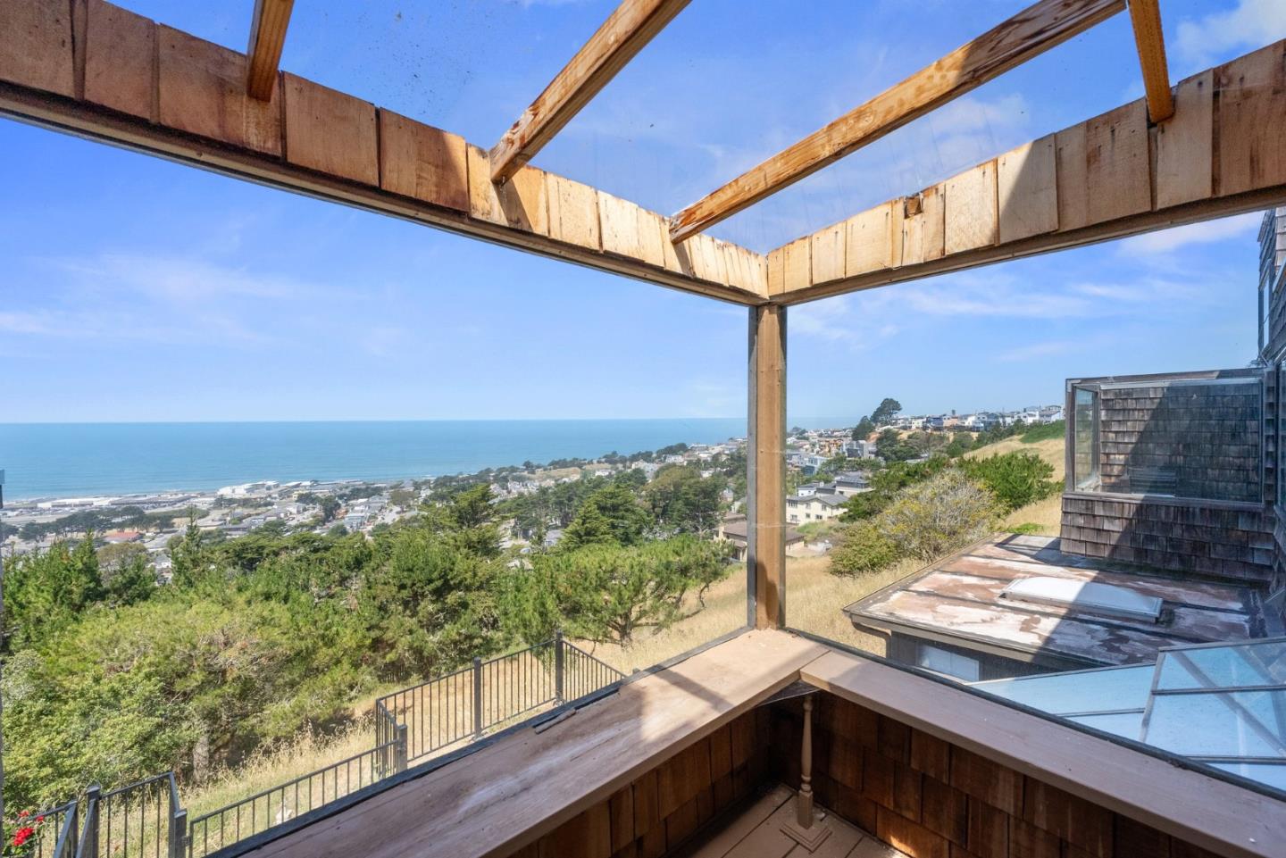 Detail Gallery Image 22 of 38 For 278 Beachview Ave #24,  Pacifica,  CA 94044 - 2 Beds | 2/1 Baths