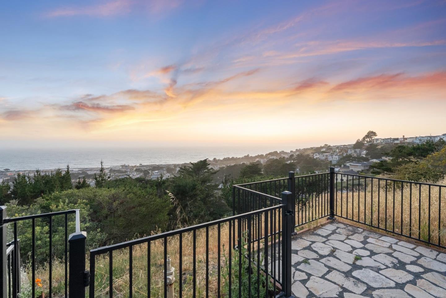 Detail Gallery Image 31 of 38 For 278 Beachview Ave #24,  Pacifica,  CA 94044 - 2 Beds | 2/1 Baths