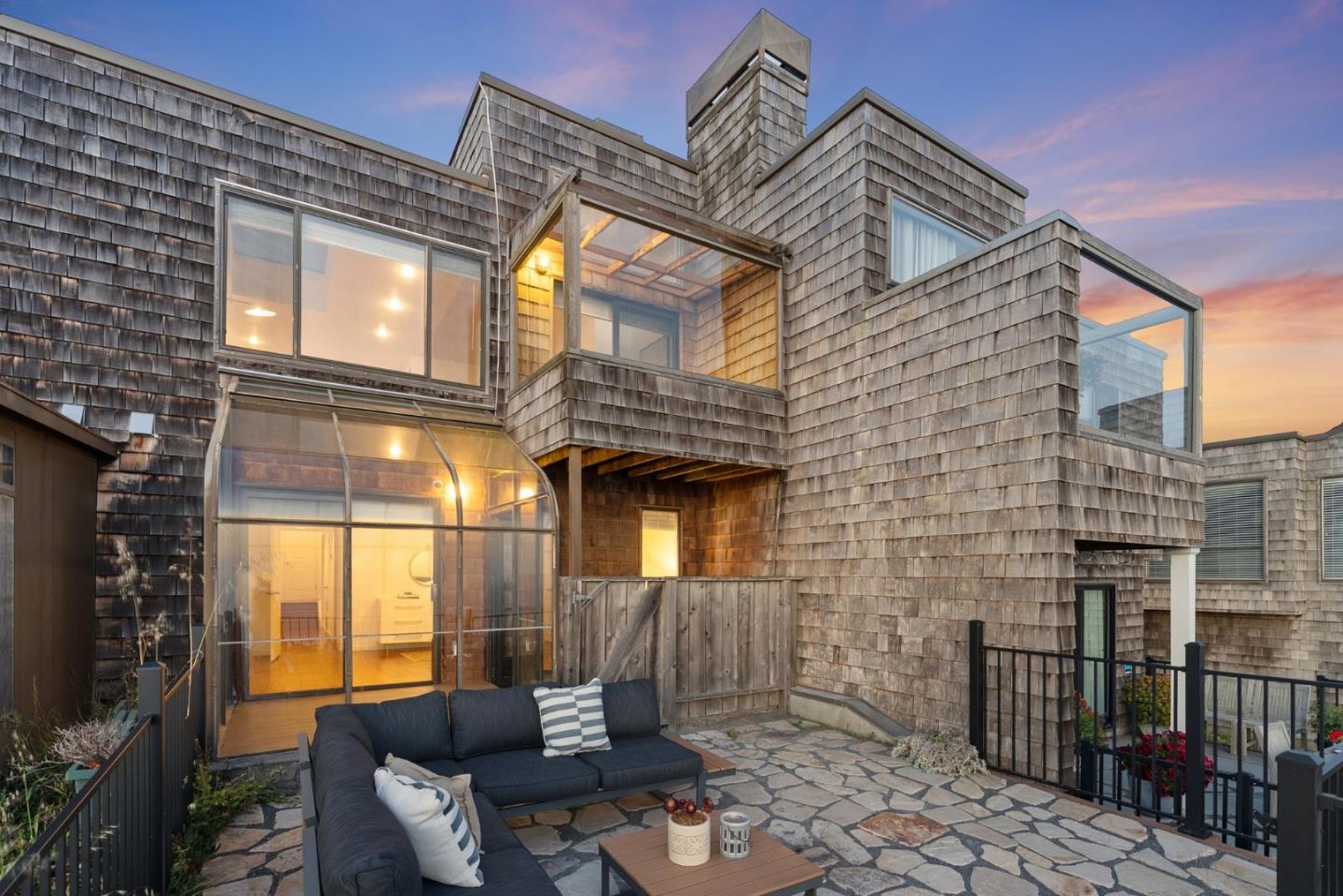 Detail Gallery Image 5 of 38 For 278 Beachview Ave #24,  Pacifica,  CA 94044 - 2 Beds | 2/1 Baths