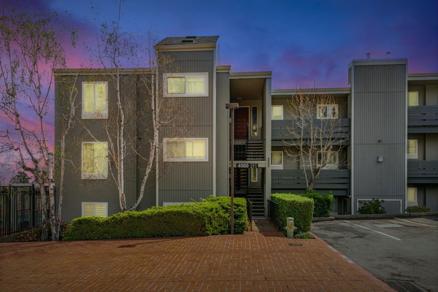 Detail Gallery Image 1 of 37 For 4000 Farm Hill Blvd #211,  Redwood City,  CA 94061 - 2 Beds | 1 Baths