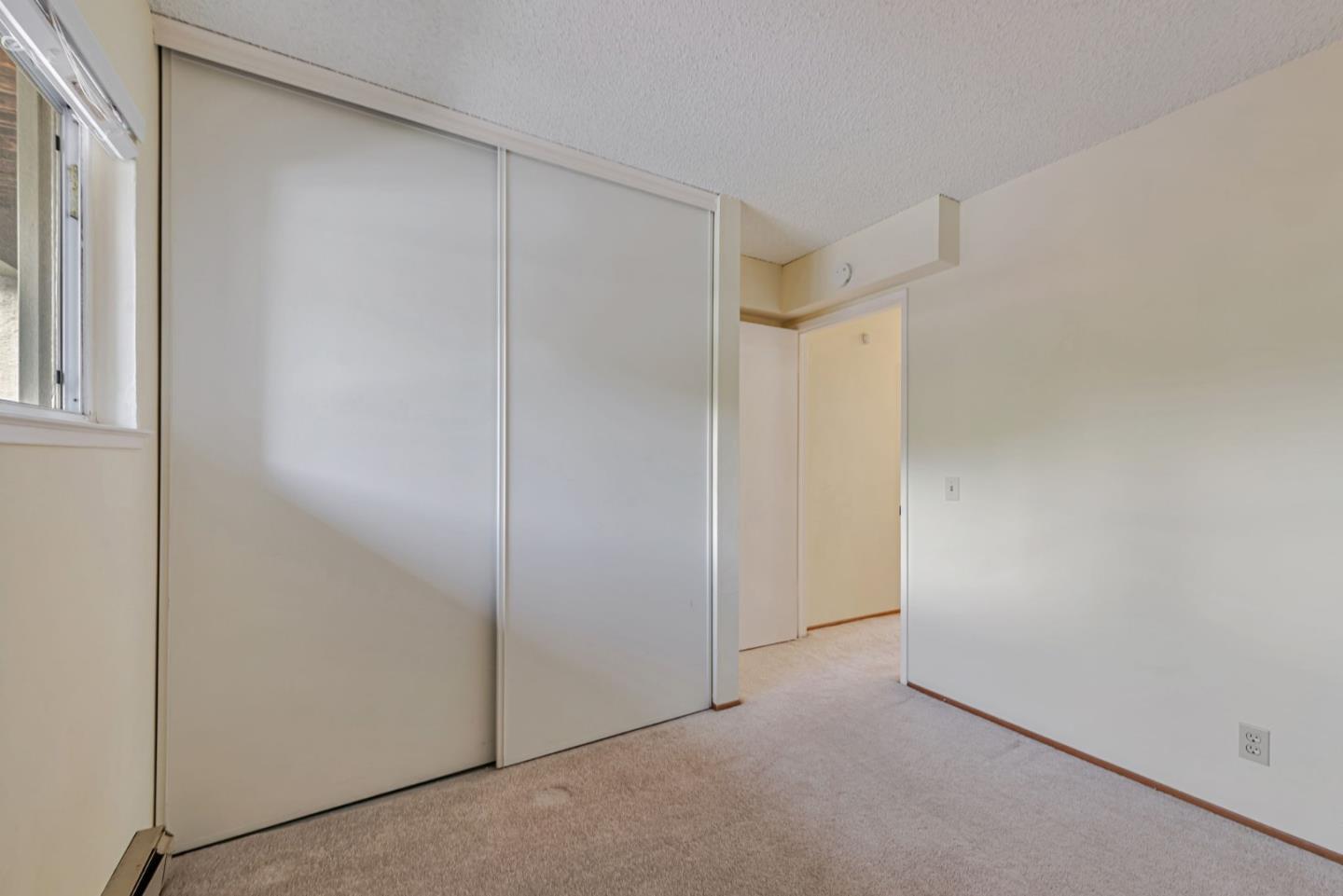 Detail Gallery Image 20 of 37 For 4000 Farm Hill Blvd #211,  Redwood City,  CA 94061 - 2 Beds | 1 Baths