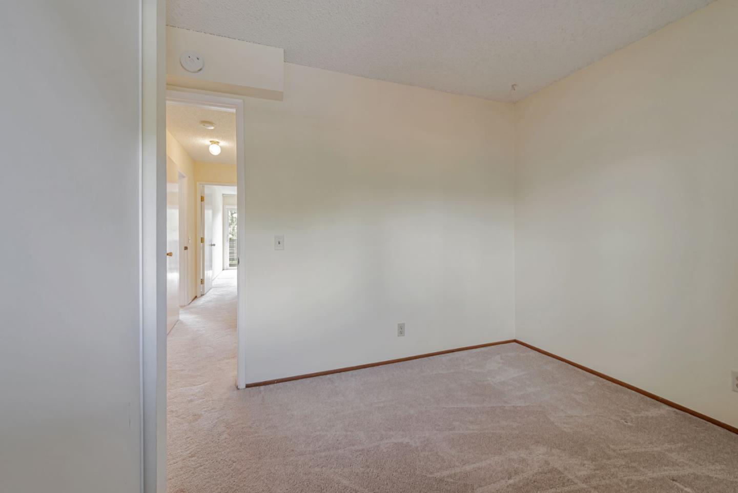 Detail Gallery Image 21 of 37 For 4000 Farm Hill Blvd #211,  Redwood City,  CA 94061 - 2 Beds | 1 Baths