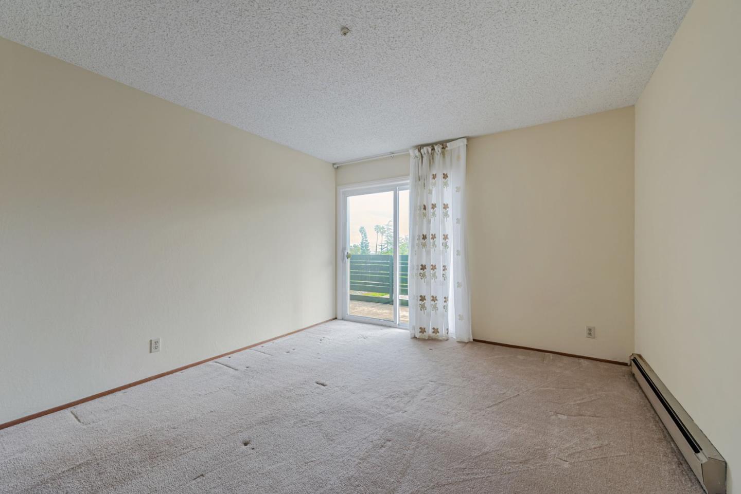 Detail Gallery Image 25 of 37 For 4000 Farm Hill Blvd #211,  Redwood City,  CA 94061 - 2 Beds | 1 Baths