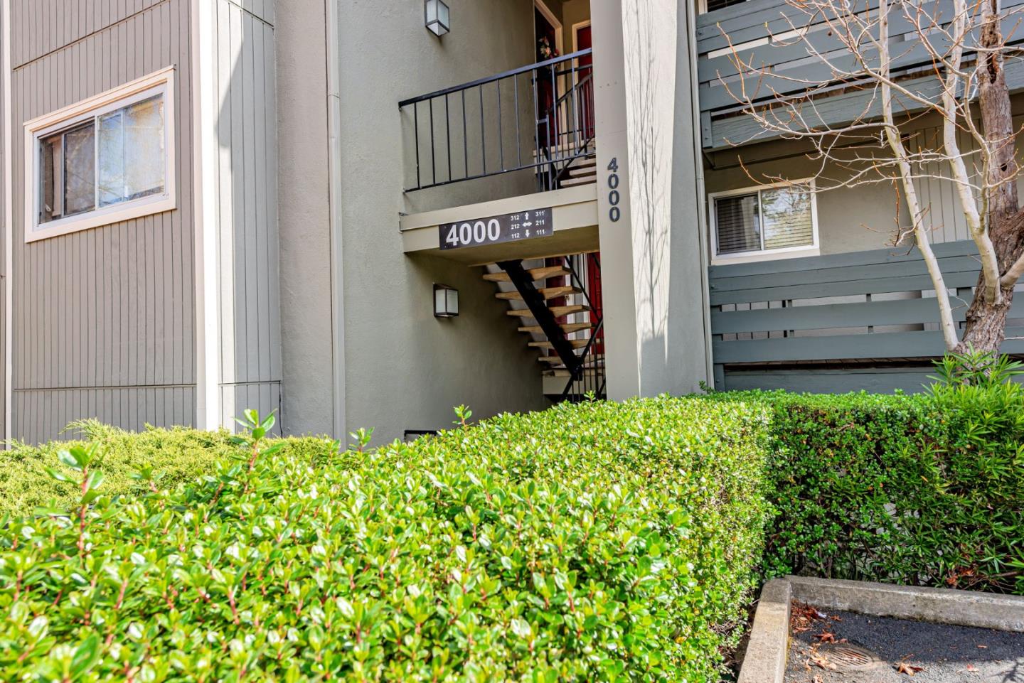 Detail Gallery Image 3 of 37 For 4000 Farm Hill Blvd #211,  Redwood City,  CA 94061 - 2 Beds | 1 Baths