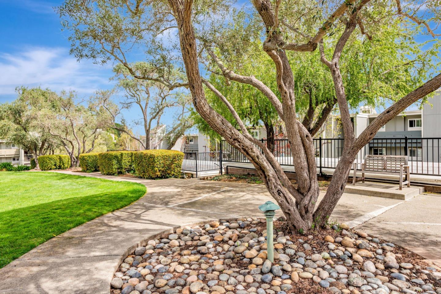 Detail Gallery Image 35 of 37 For 4000 Farm Hill Blvd #211,  Redwood City,  CA 94061 - 2 Beds | 1 Baths