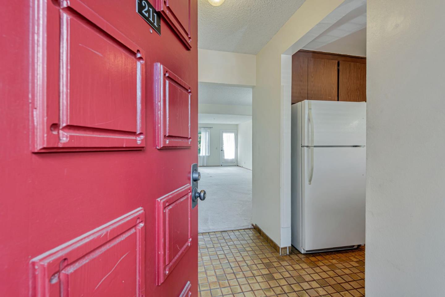 Detail Gallery Image 4 of 37 For 4000 Farm Hill Blvd #211,  Redwood City,  CA 94061 - 2 Beds | 1 Baths