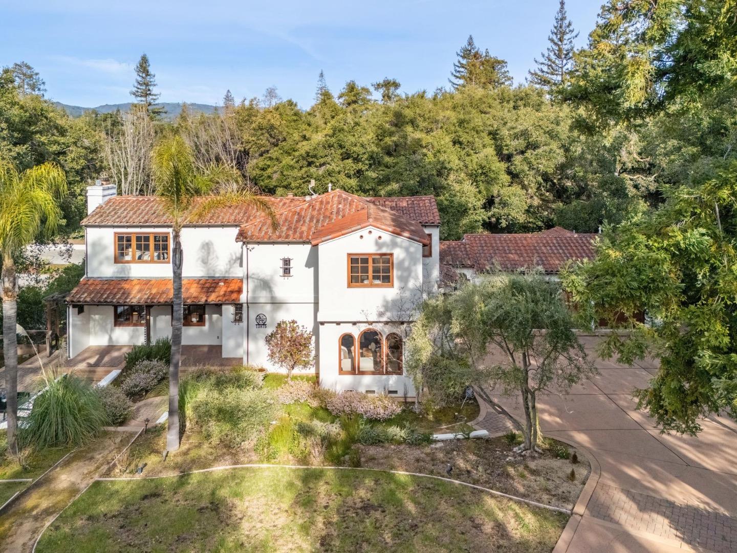 Detail Gallery Image 2 of 38 For 13875 Saratoga Ave, Saratoga,  CA 95070 - 4 Beds | 3/2 Baths