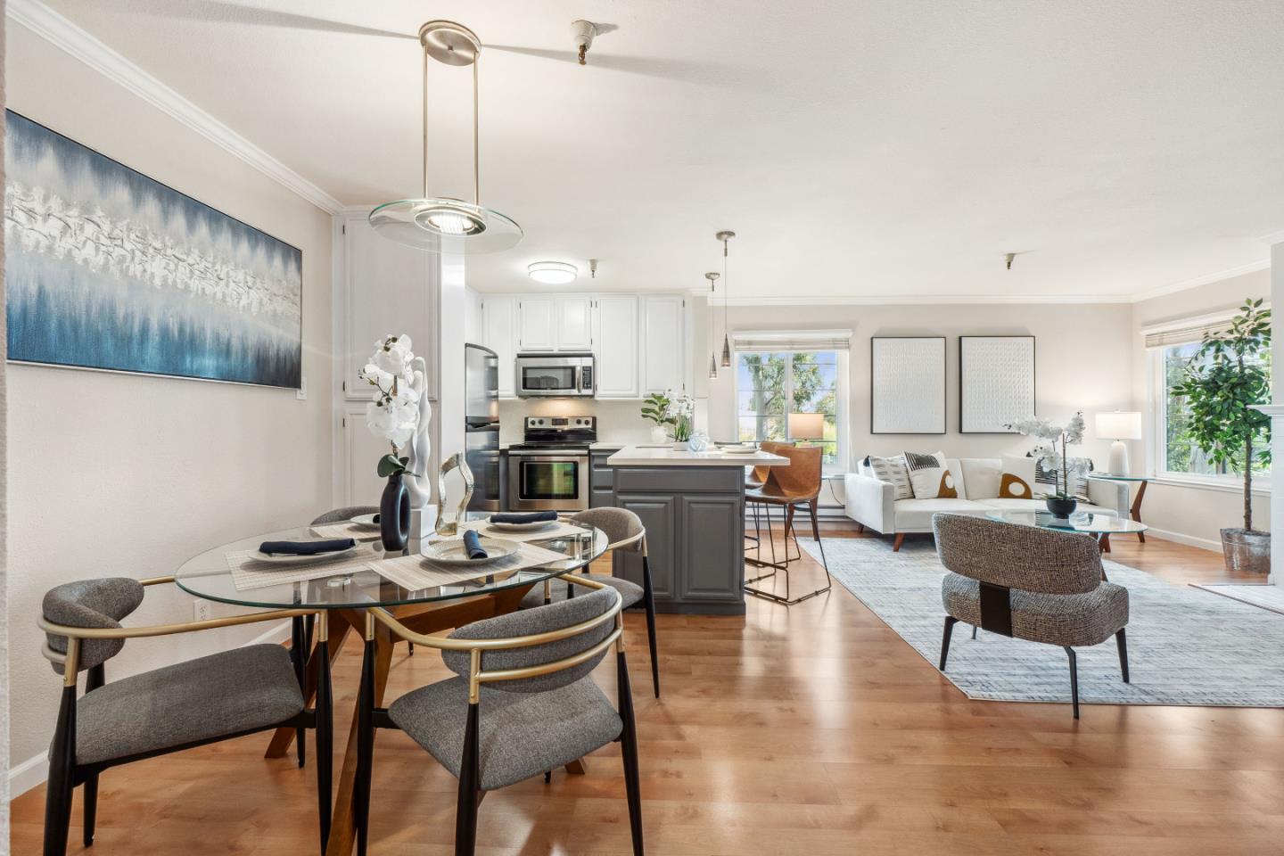 Detail Gallery Image 2 of 32 For 735 El Camino Real #201,  Burlingame,  CA 94010 - 1 Beds | 1 Baths