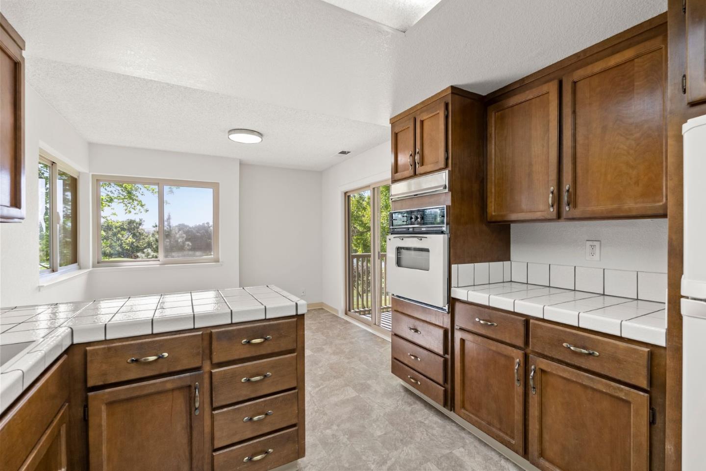 Detail Gallery Image 13 of 50 For 8356 Charbono Ct, San Jose,  CA 95135 - 2 Beds | 2 Baths