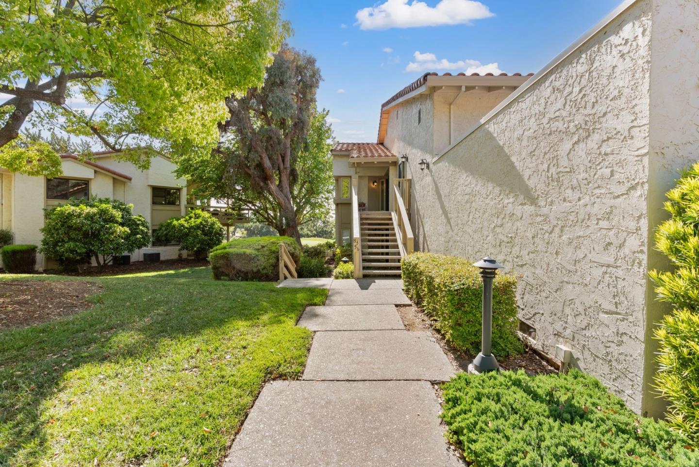 Detail Gallery Image 2 of 50 For 8356 Charbono Ct, San Jose,  CA 95135 - 2 Beds | 2 Baths