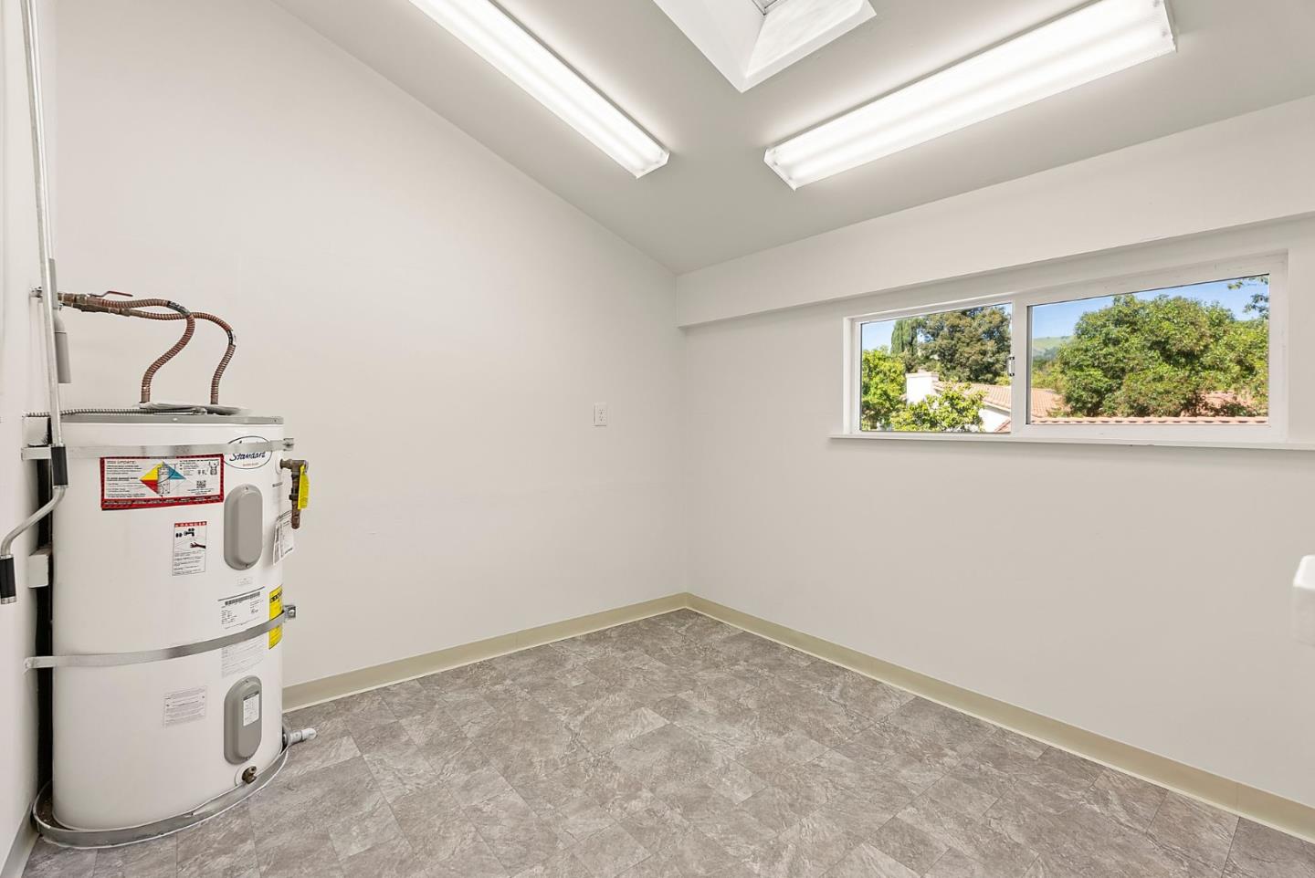 Detail Gallery Image 26 of 50 For 8356 Charbono Ct, San Jose,  CA 95135 - 2 Beds | 2 Baths