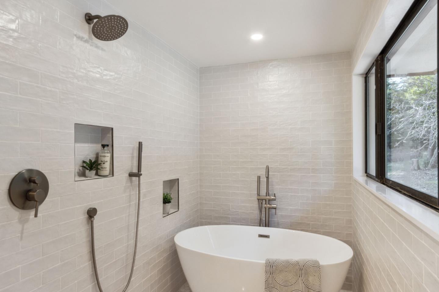 Detail Gallery Image 29 of 58 For 50 Rustic Ln, Santa Cruz,  CA 95060 - 4 Beds | 2 Baths