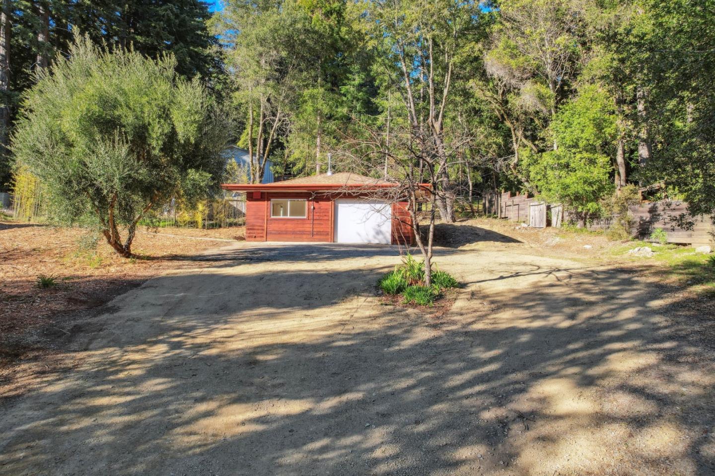 Detail Gallery Image 35 of 58 For 50 Rustic Ln, Santa Cruz,  CA 95060 - 4 Beds | 2 Baths