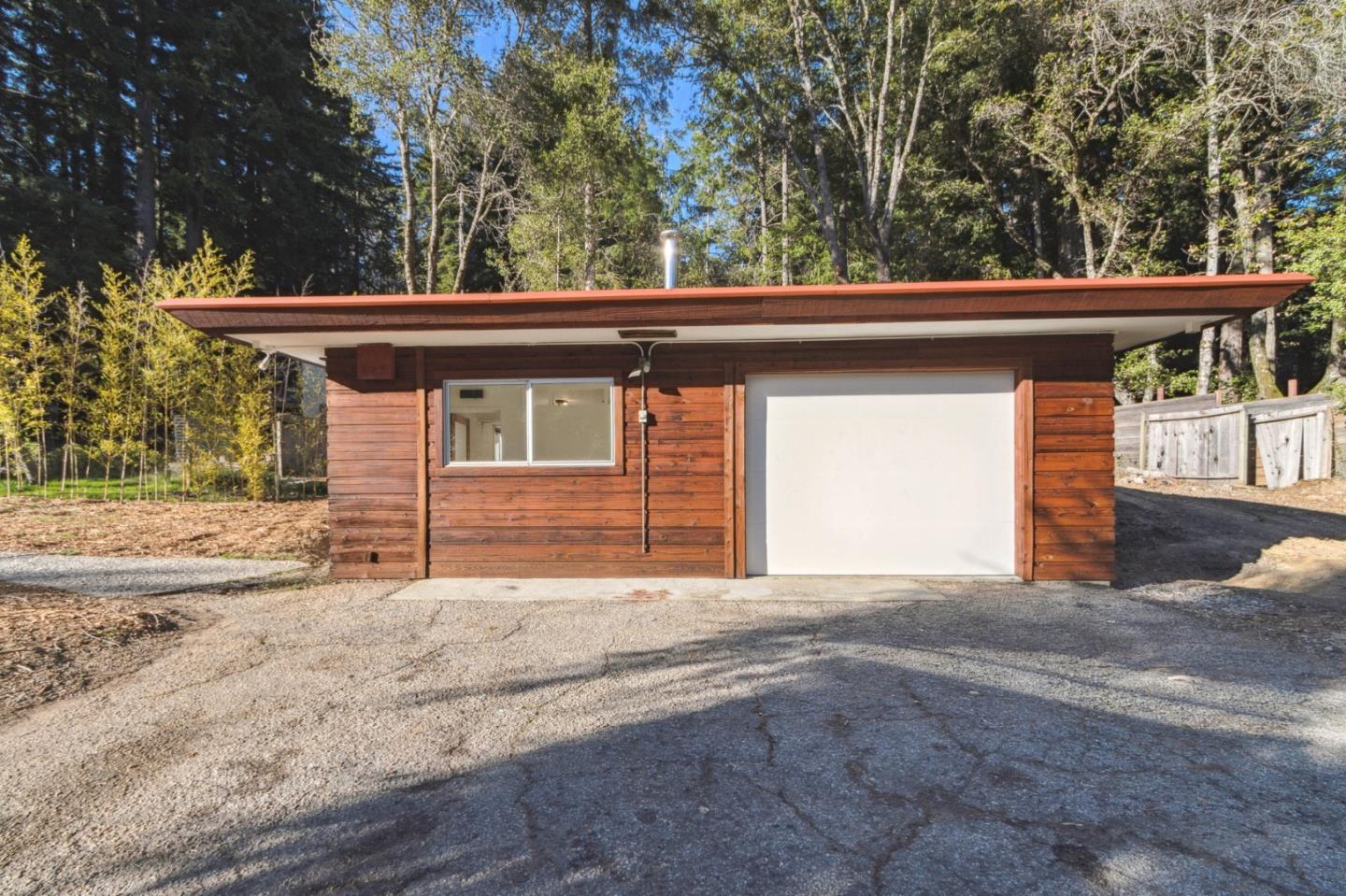 Detail Gallery Image 36 of 58 For 50 Rustic Ln, Santa Cruz,  CA 95060 - 4 Beds | 2 Baths
