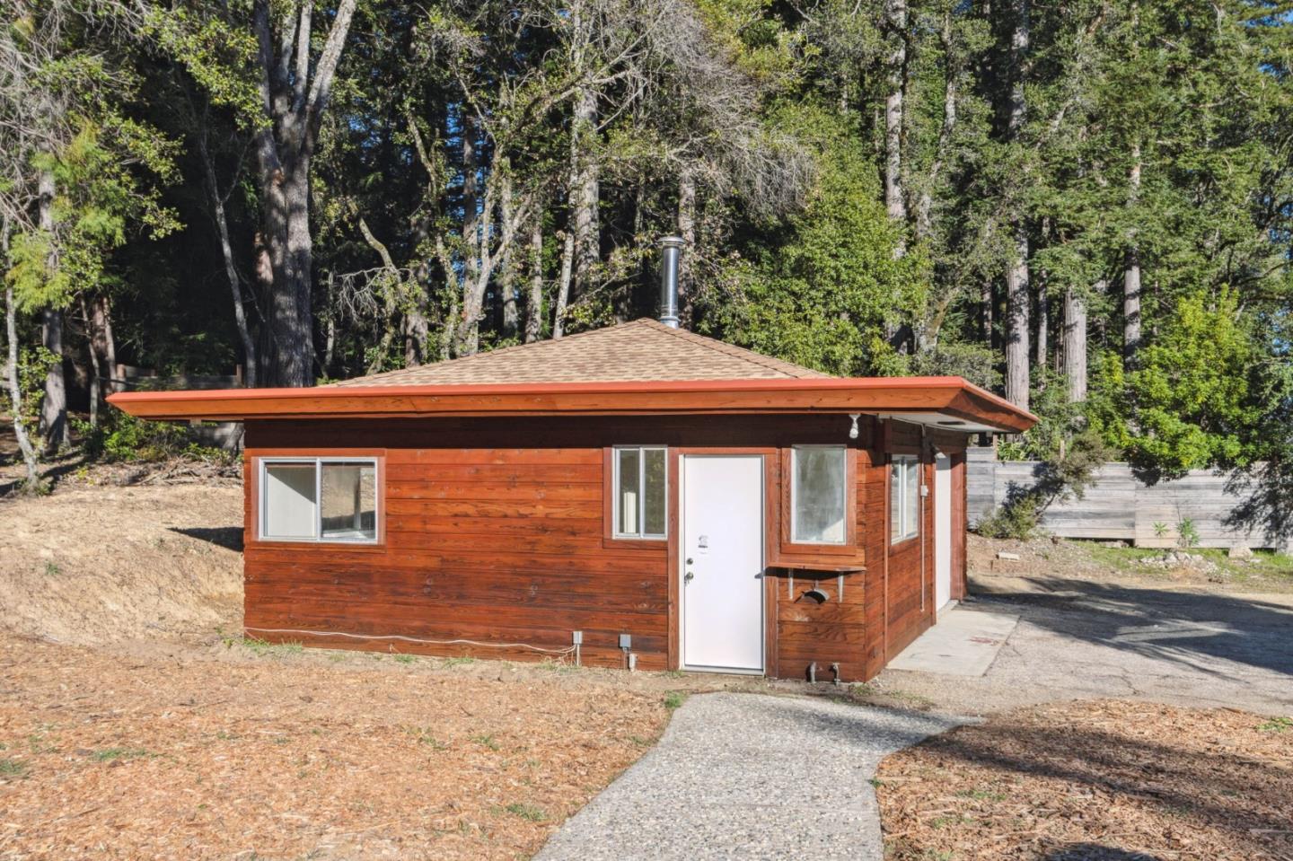 Detail Gallery Image 37 of 58 For 50 Rustic Ln, Santa Cruz,  CA 95060 - 4 Beds | 2 Baths