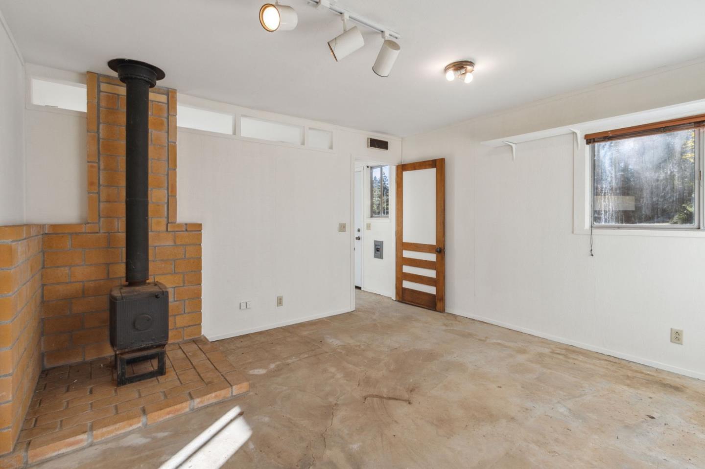 Detail Gallery Image 41 of 58 For 50 Rustic Ln, Santa Cruz,  CA 95060 - 4 Beds | 2 Baths