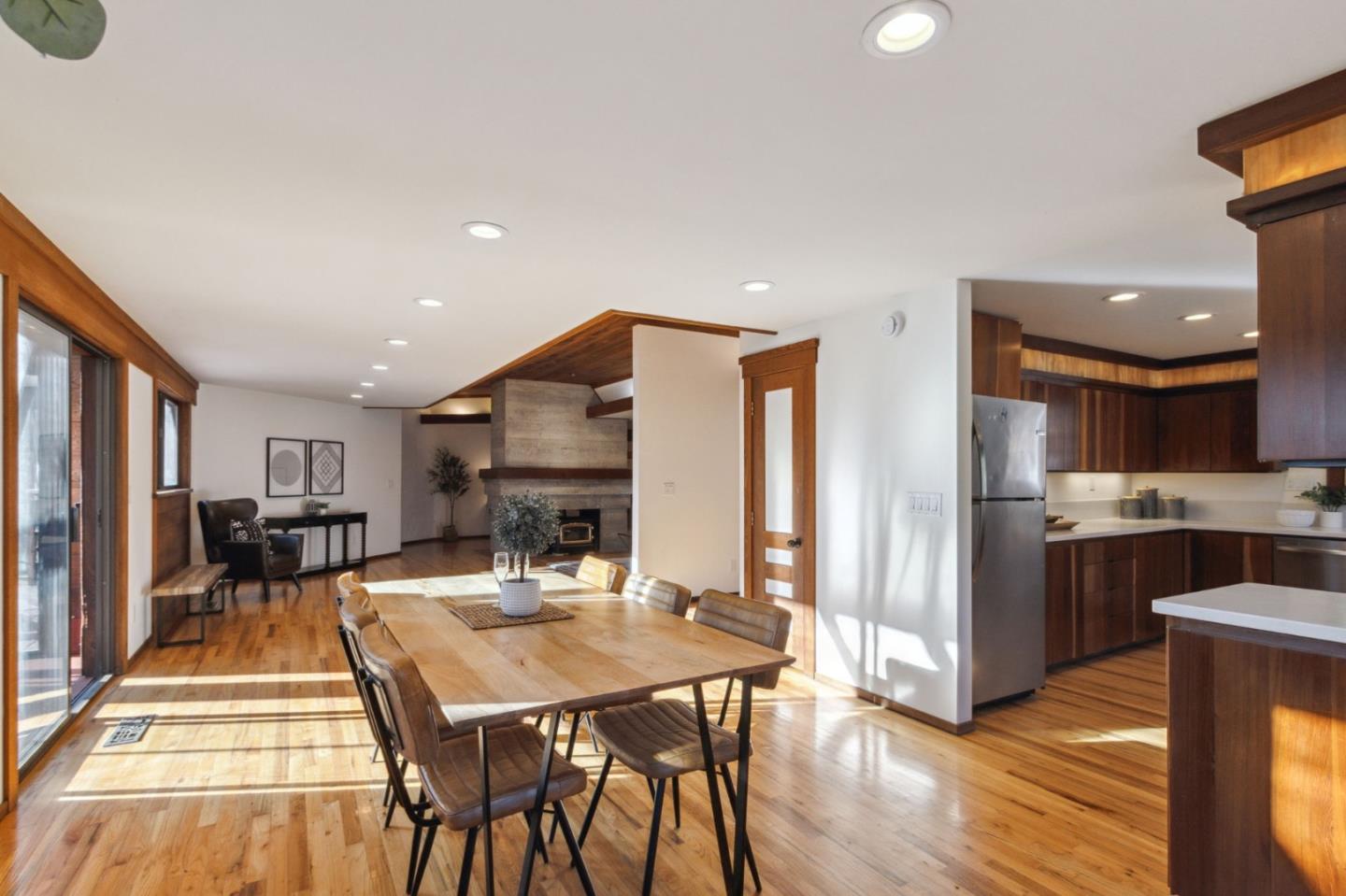 Detail Gallery Image 7 of 58 For 50 Rustic Ln, Santa Cruz,  CA 95060 - 4 Beds | 2 Baths