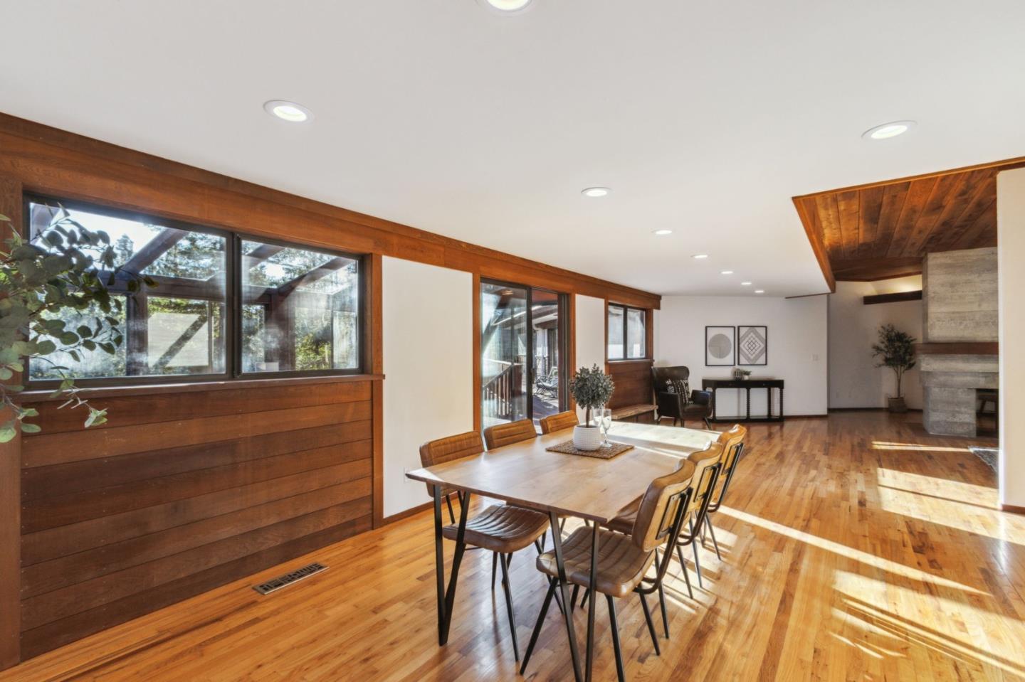 Detail Gallery Image 9 of 58 For 50 Rustic Ln, Santa Cruz,  CA 95060 - 4 Beds | 2 Baths