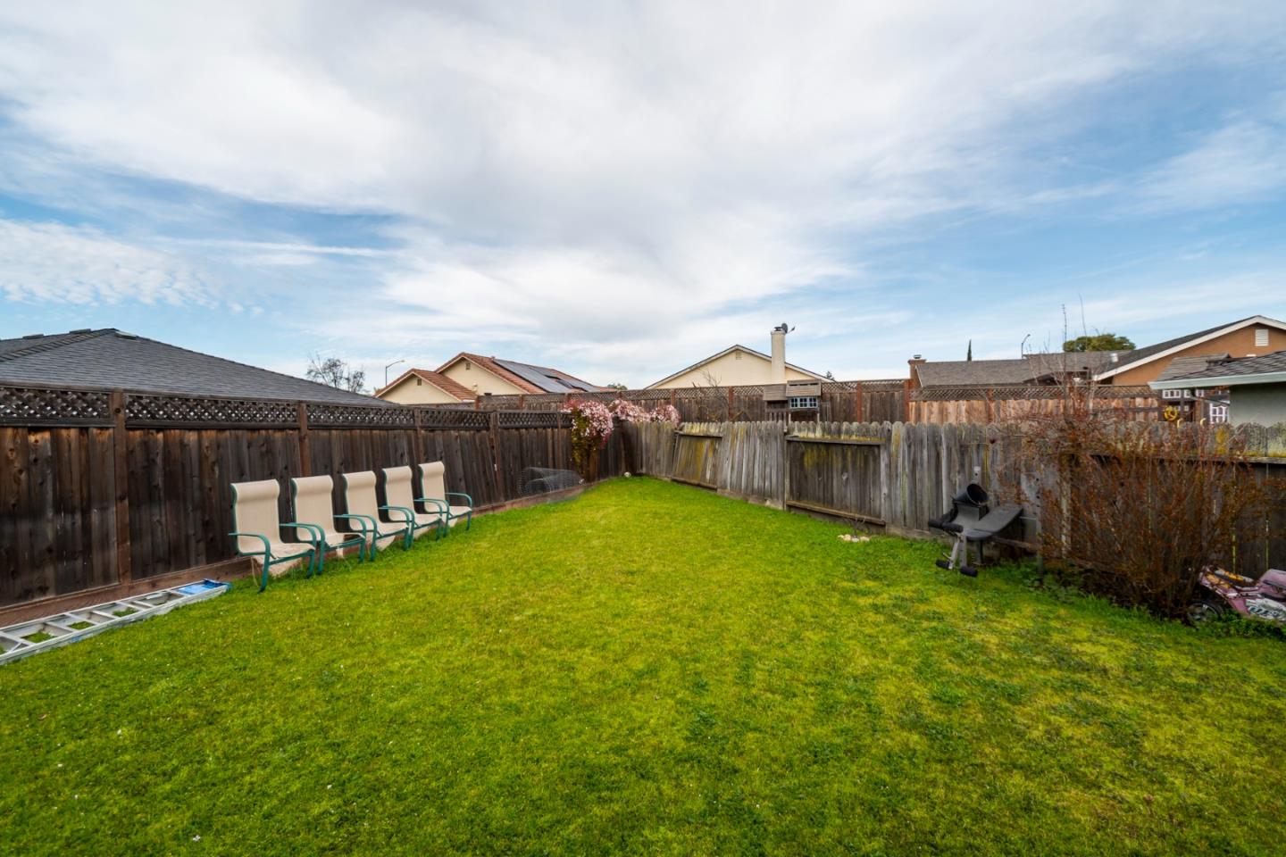 Detail Gallery Image 24 of 27 For 1260 Heather Glen Cir, Hollister,  CA 95023 - 3 Beds | 2 Baths