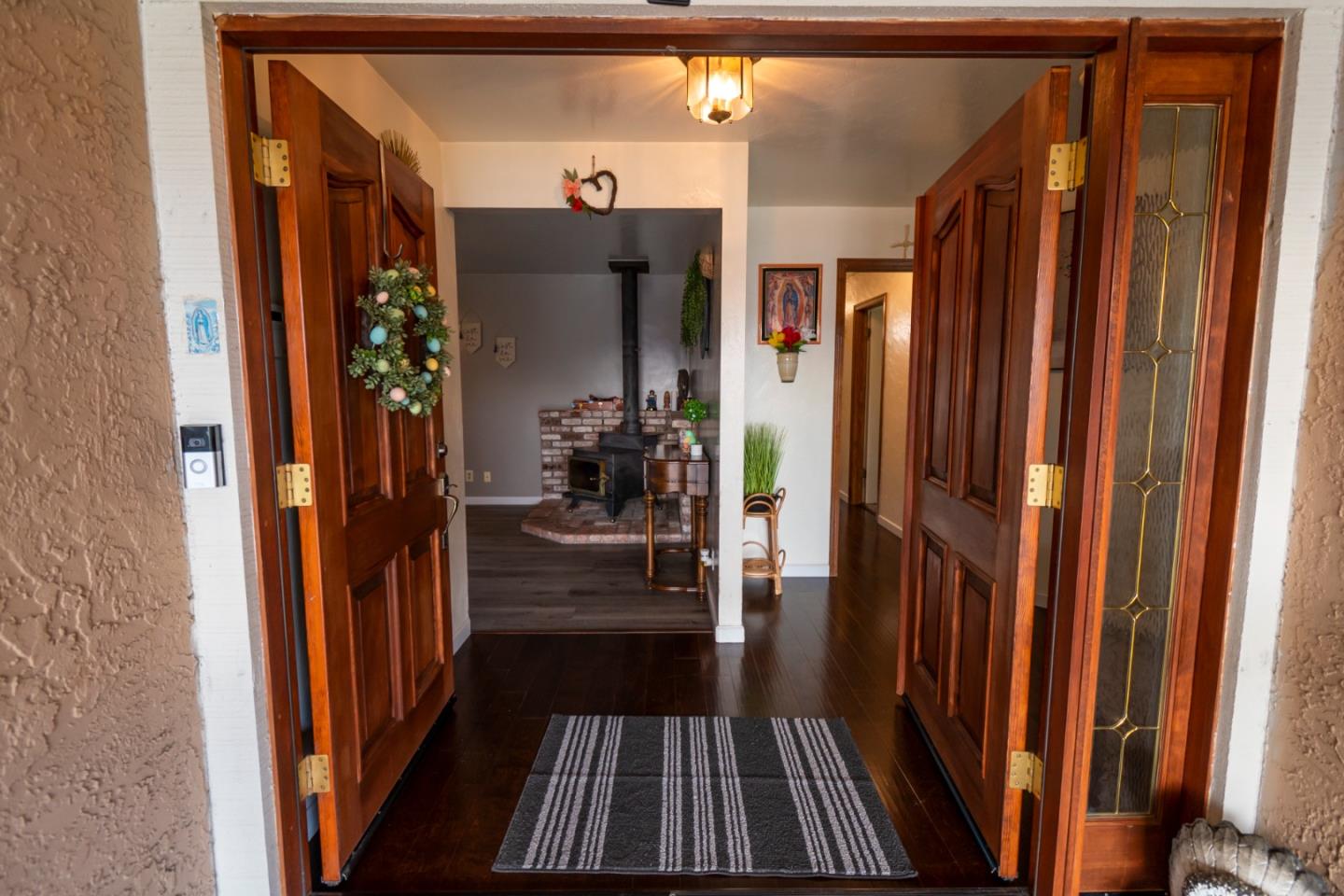 Detail Gallery Image 3 of 27 For 1260 Heather Glen Cir, Hollister,  CA 95023 - 3 Beds | 2 Baths