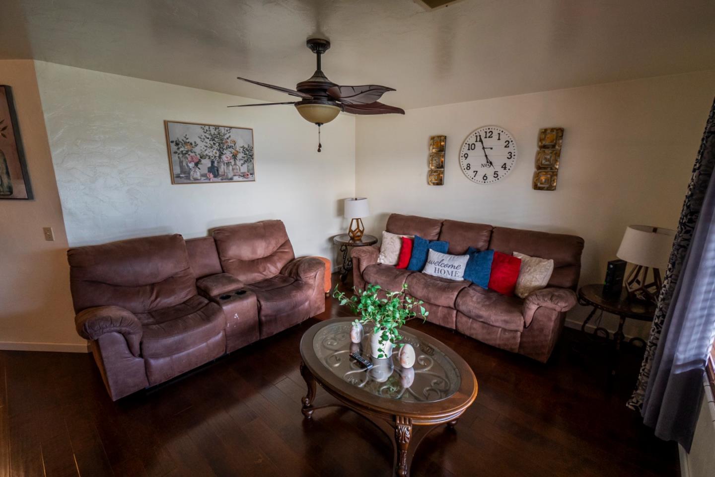 Detail Gallery Image 5 of 27 For 1260 Heather Glen Cir, Hollister,  CA 95023 - 3 Beds | 2 Baths