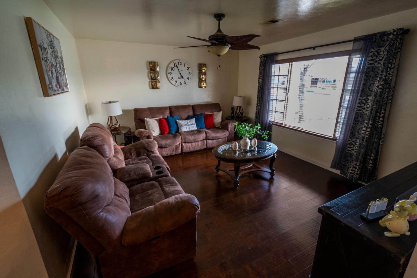 Detail Gallery Image 6 of 27 For 1260 Heather Glen Cir, Hollister,  CA 95023 - 3 Beds | 2 Baths