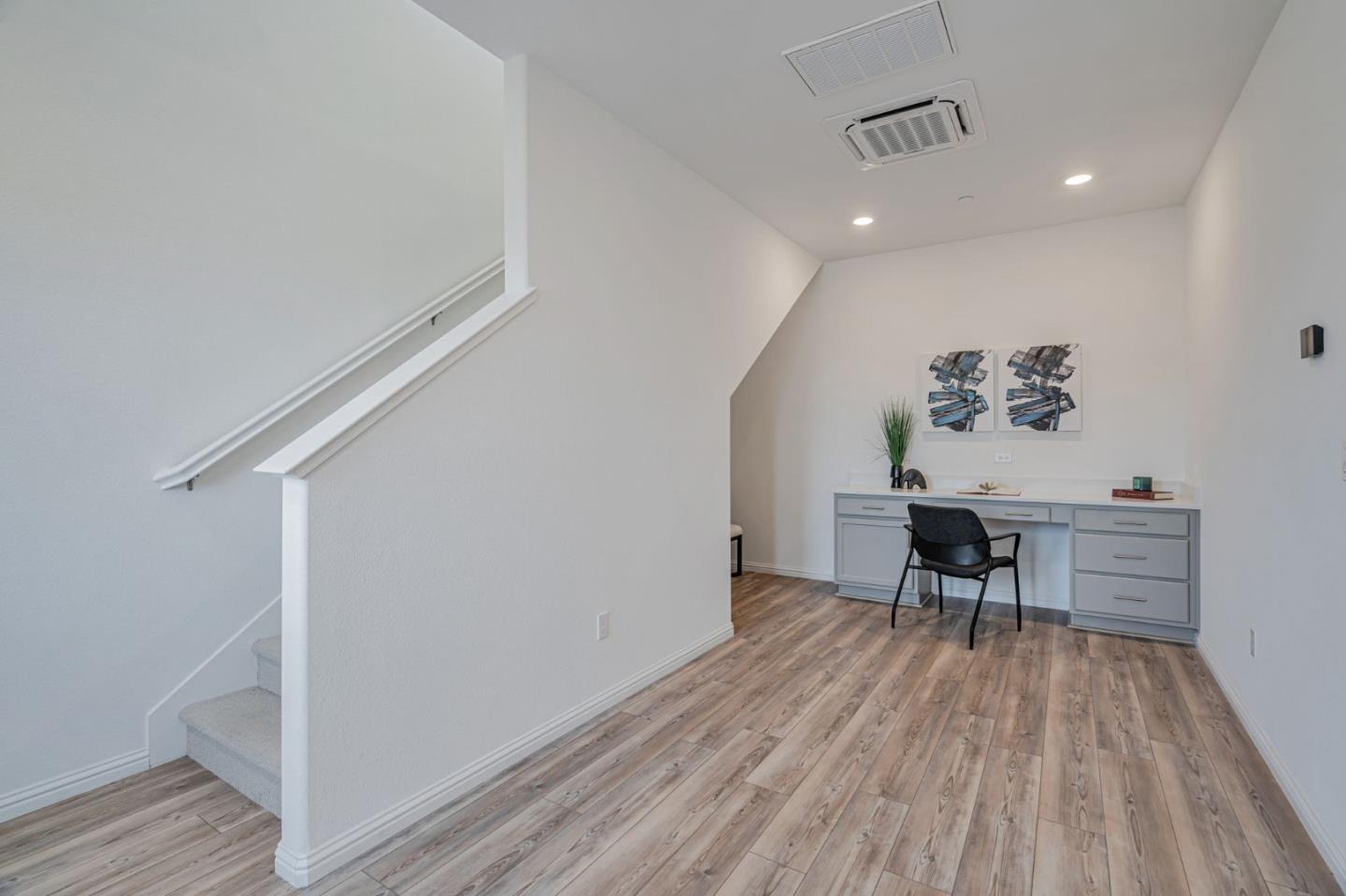 Detail Gallery Image 25 of 37 For 2044 Worthington Cir, Santa Clara,  CA 95050 - 2 Beds | 2 Baths