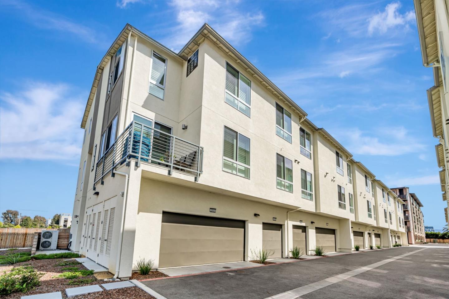 Detail Gallery Image 34 of 37 For 2044 Worthington Cir, Santa Clara,  CA 95050 - 2 Beds | 2 Baths