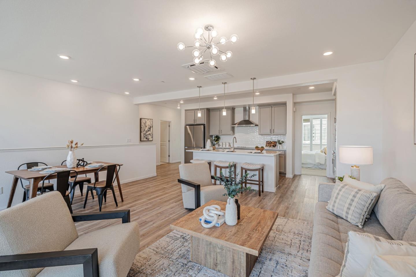 Detail Gallery Image 5 of 37 For 2044 Worthington Cir, Santa Clara,  CA 95050 - 2 Beds | 2 Baths