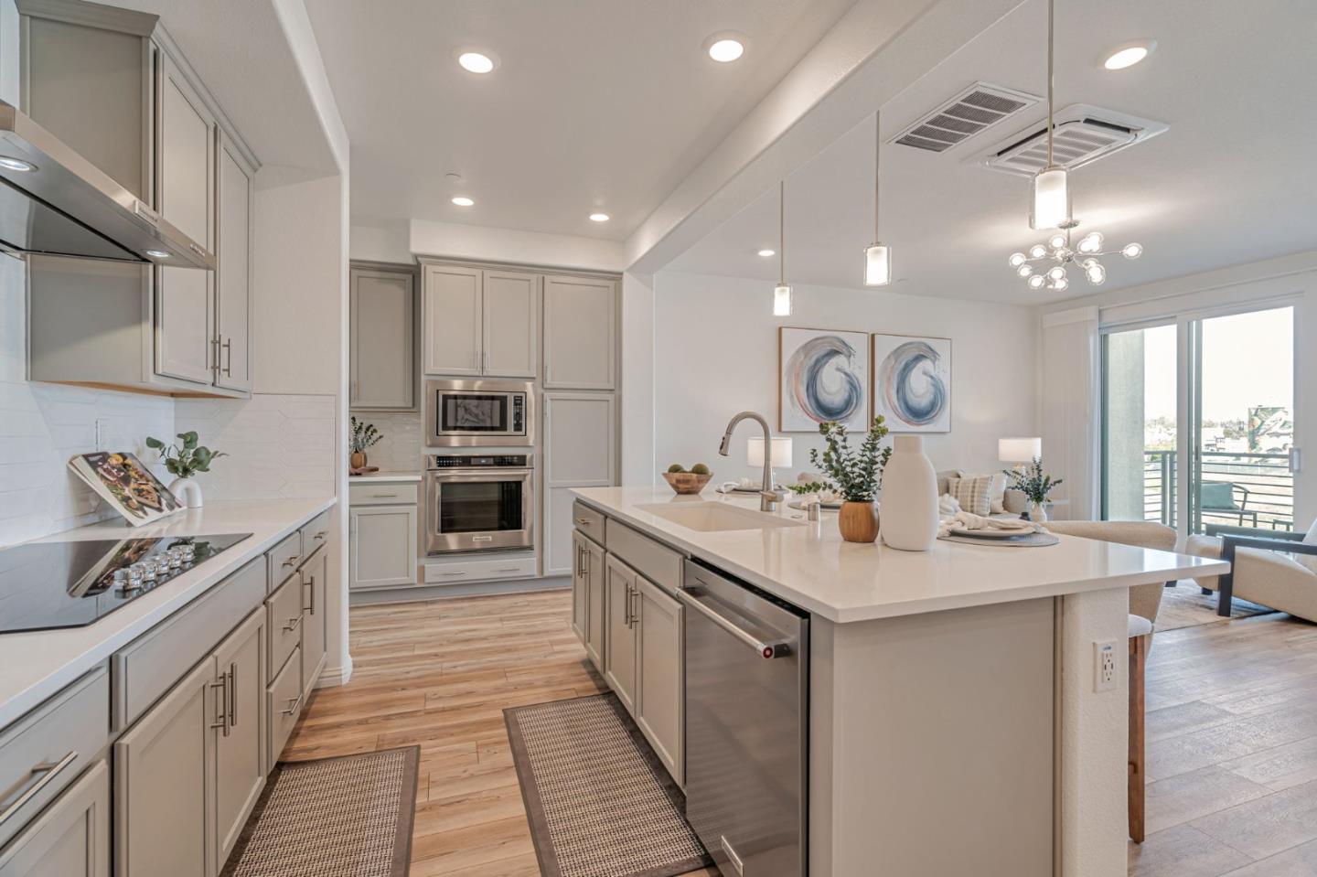 Detail Gallery Image 6 of 37 For 2044 Worthington Cir, Santa Clara,  CA 95050 - 2 Beds | 2 Baths