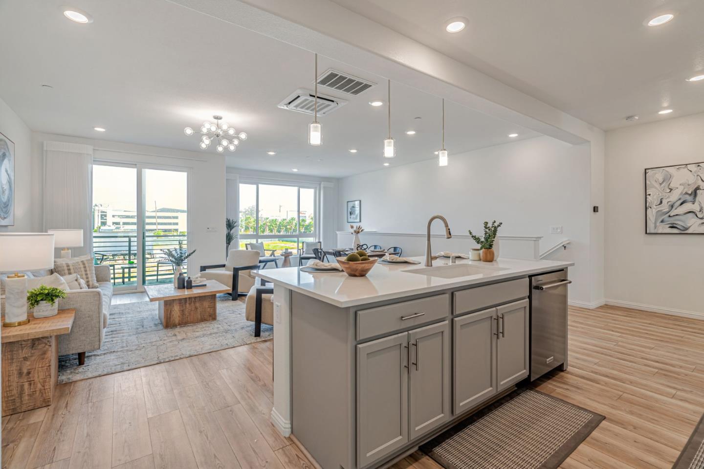 Detail Gallery Image 8 of 37 For 2044 Worthington Cir, Santa Clara,  CA 95050 - 2 Beds | 2 Baths