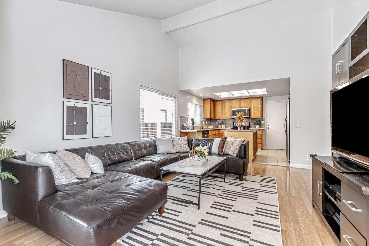 Detail Gallery Image 10 of 37 For 5725 Sagewell Way, San Jose,  CA 95138 - 3 Beds | 2 Baths