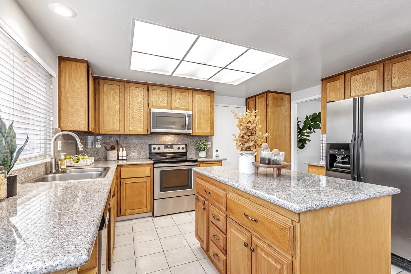 Detail Gallery Image 12 of 37 For 5725 Sagewell Way, San Jose,  CA 95138 - 3 Beds | 2 Baths