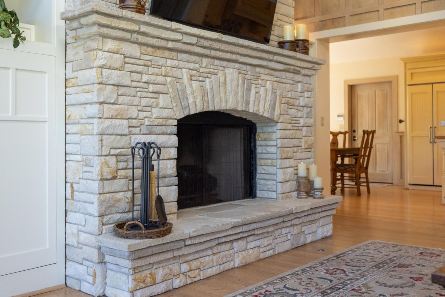 Detail Gallery Image 10 of 54 For 25971 Mission St, Carmel,  CA 93923 - 3 Beds | 2 Baths