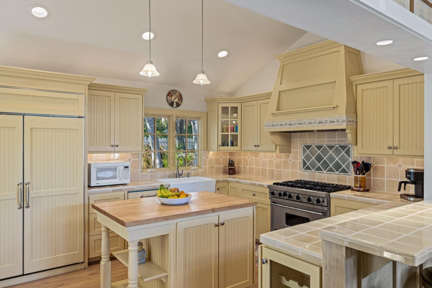 Detail Gallery Image 15 of 54 For 25971 Mission St, Carmel,  CA 93923 - 3 Beds | 2 Baths
