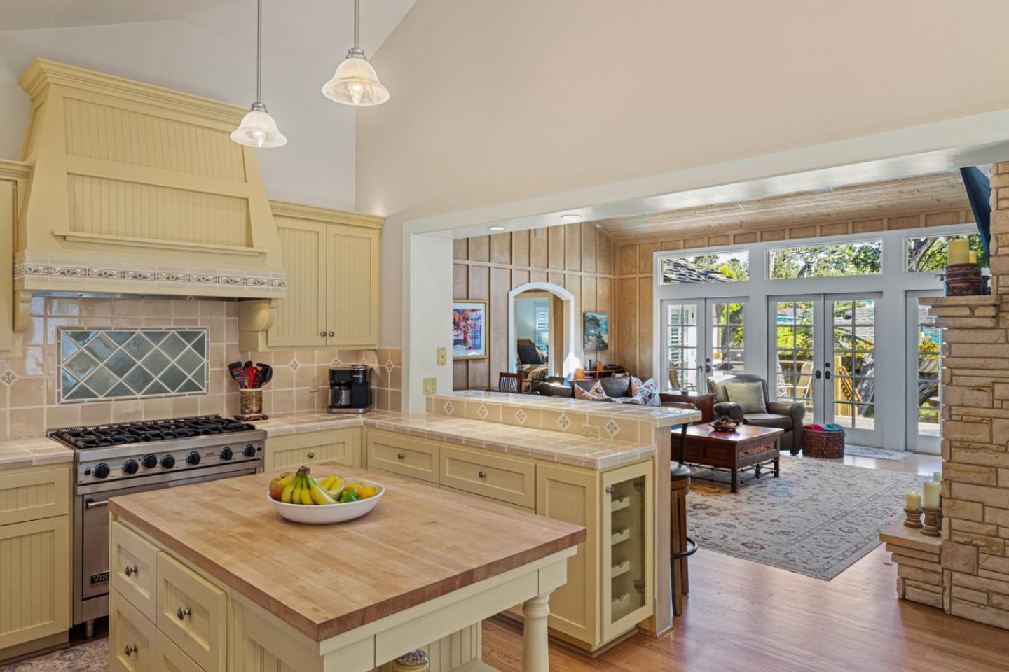 Detail Gallery Image 19 of 54 For 25971 Mission St, Carmel,  CA 93923 - 3 Beds | 2 Baths