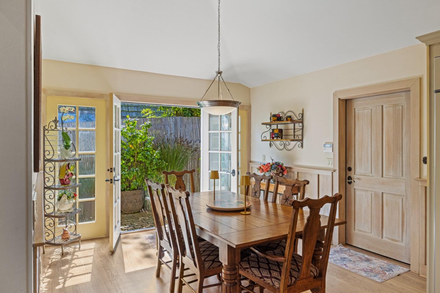 Detail Gallery Image 20 of 54 For 25971 Mission St, Carmel,  CA 93923 - 3 Beds | 2 Baths