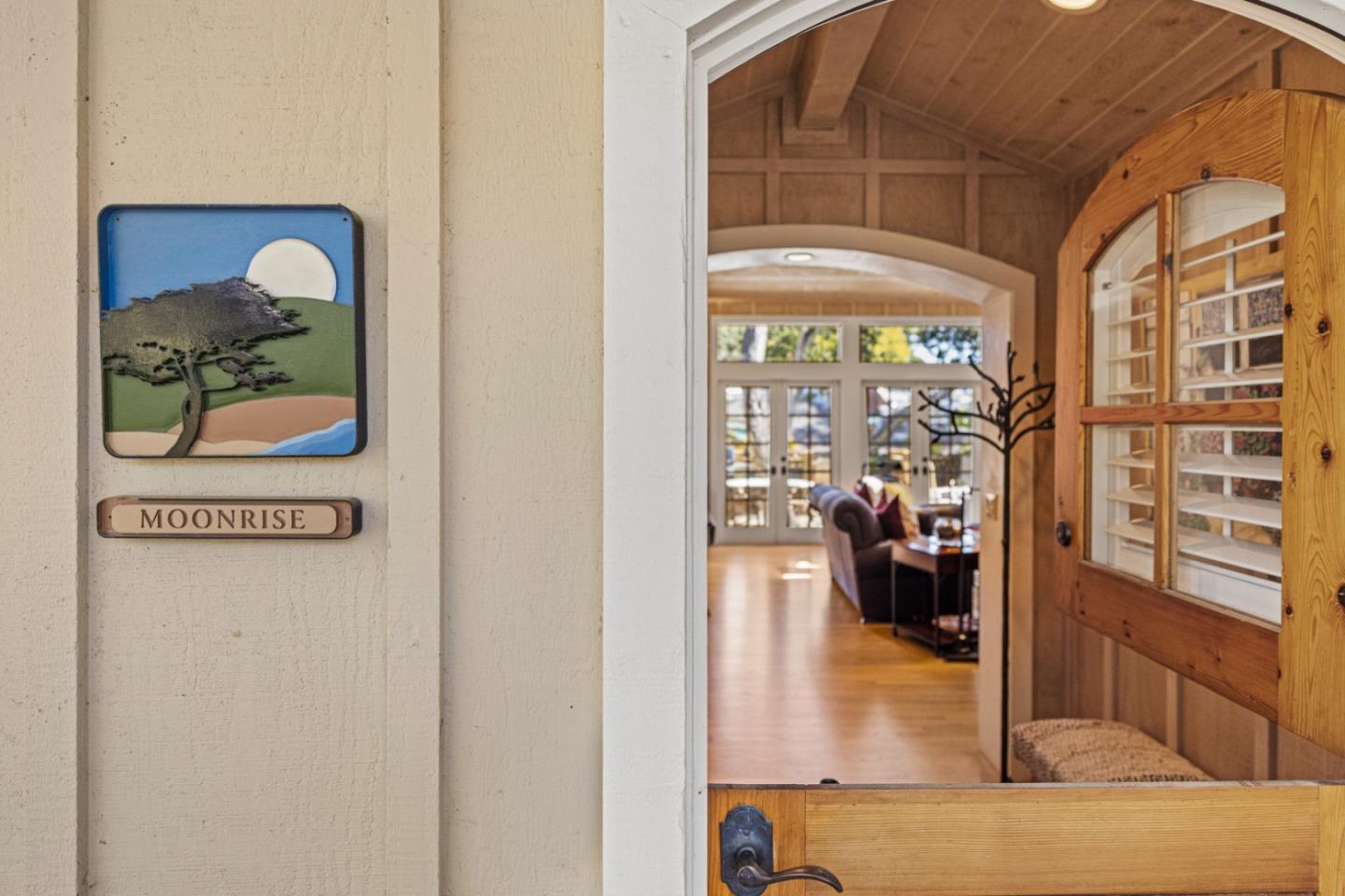 Detail Gallery Image 5 of 54 For 25971 Mission St, Carmel,  CA 93923 - 3 Beds | 2 Baths