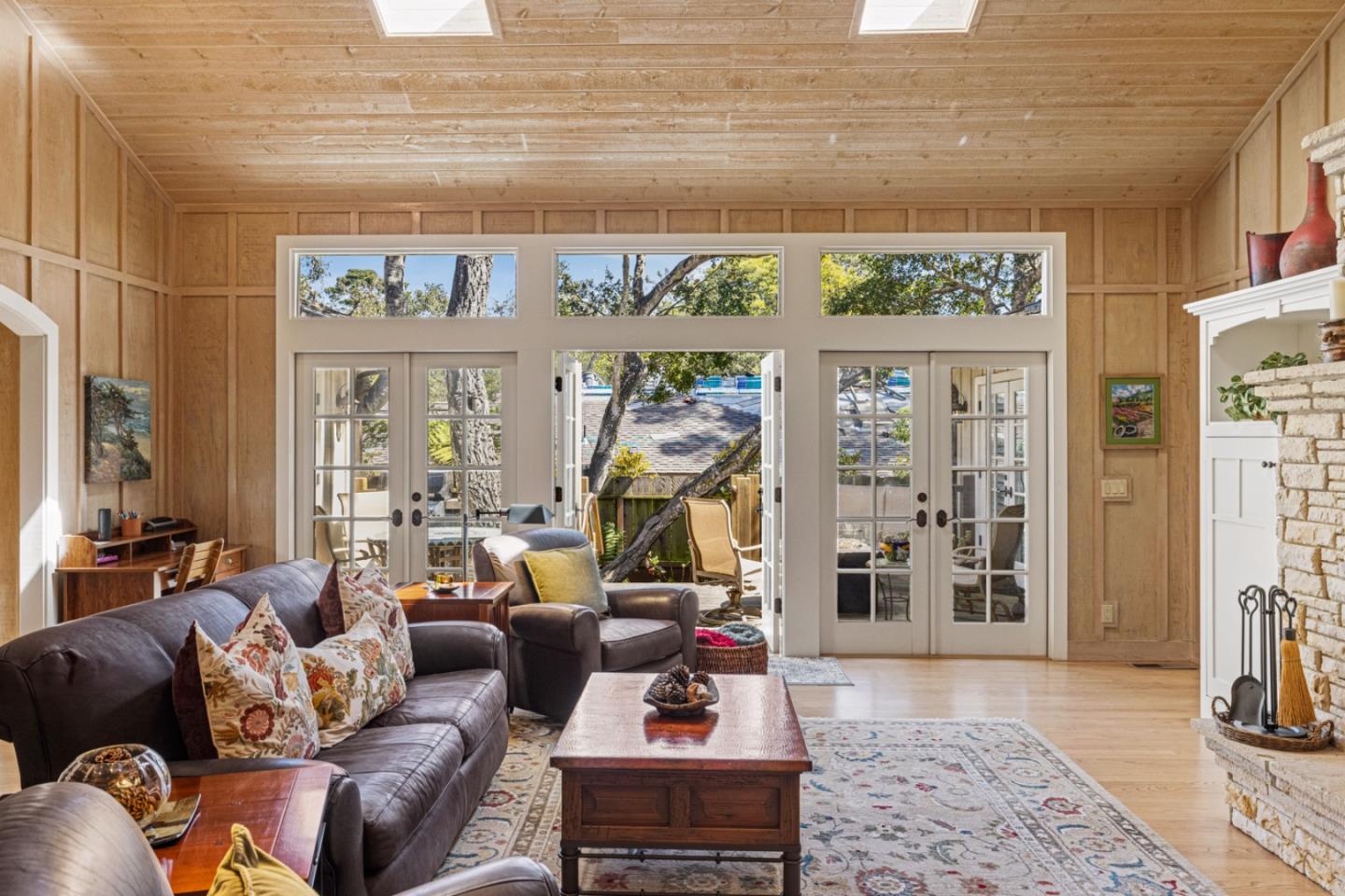 Detail Gallery Image 8 of 54 For 25971 Mission St, Carmel,  CA 93923 - 3 Beds | 2 Baths