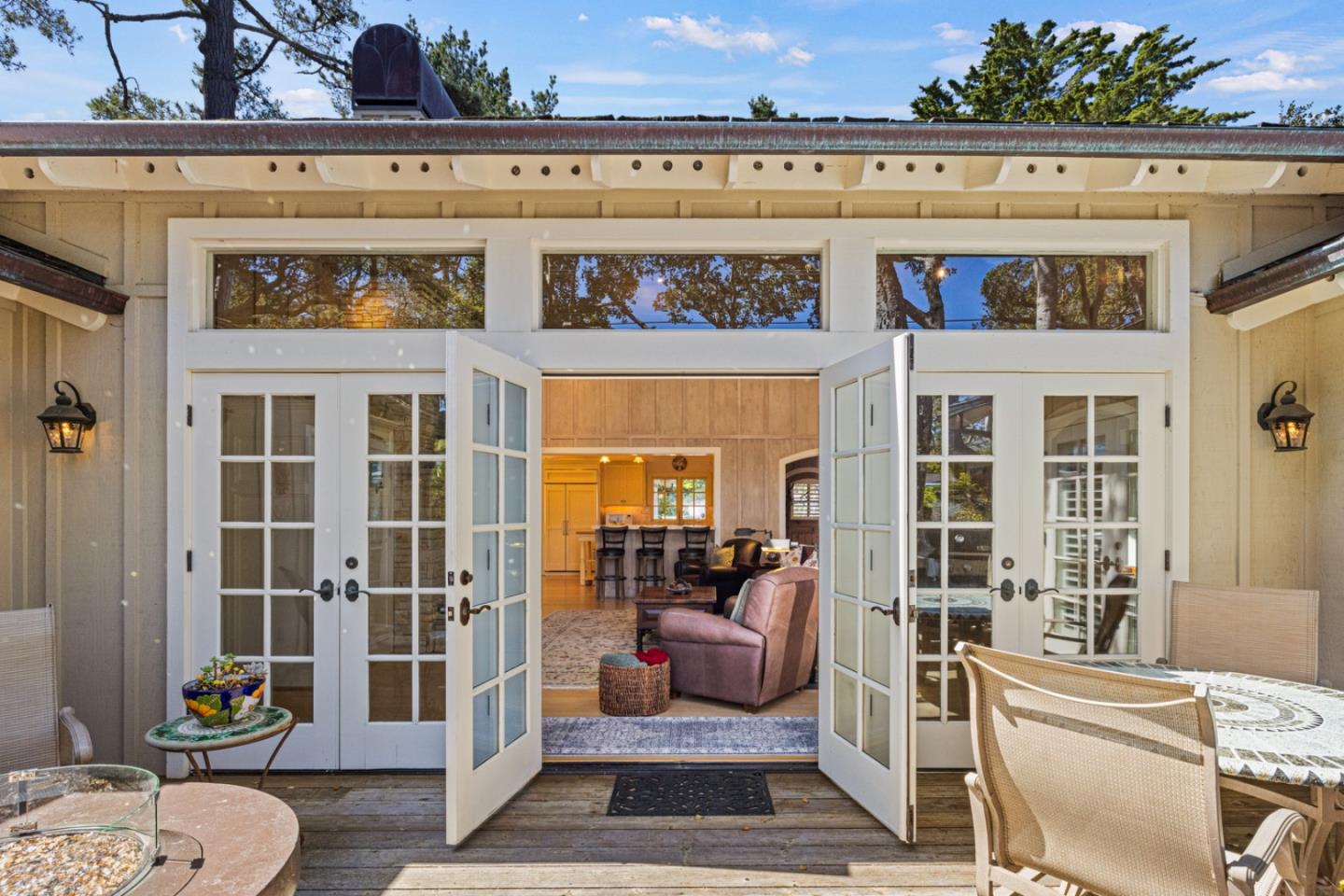 Detail Gallery Image 9 of 54 For 25971 Mission St, Carmel,  CA 93923 - 3 Beds | 2 Baths