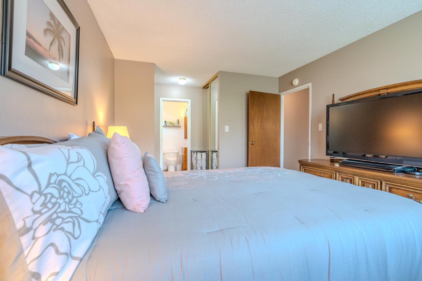 Detail Gallery Image 21 of 33 For 42 Eastridge Cir, Pacifica,  CA 94044 - 3 Beds | 2 Baths