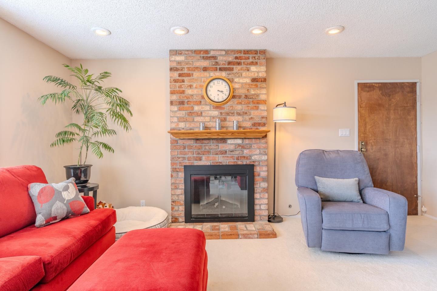 Detail Gallery Image 5 of 33 For 42 Eastridge Cir, Pacifica,  CA 94044 - 3 Beds | 2 Baths