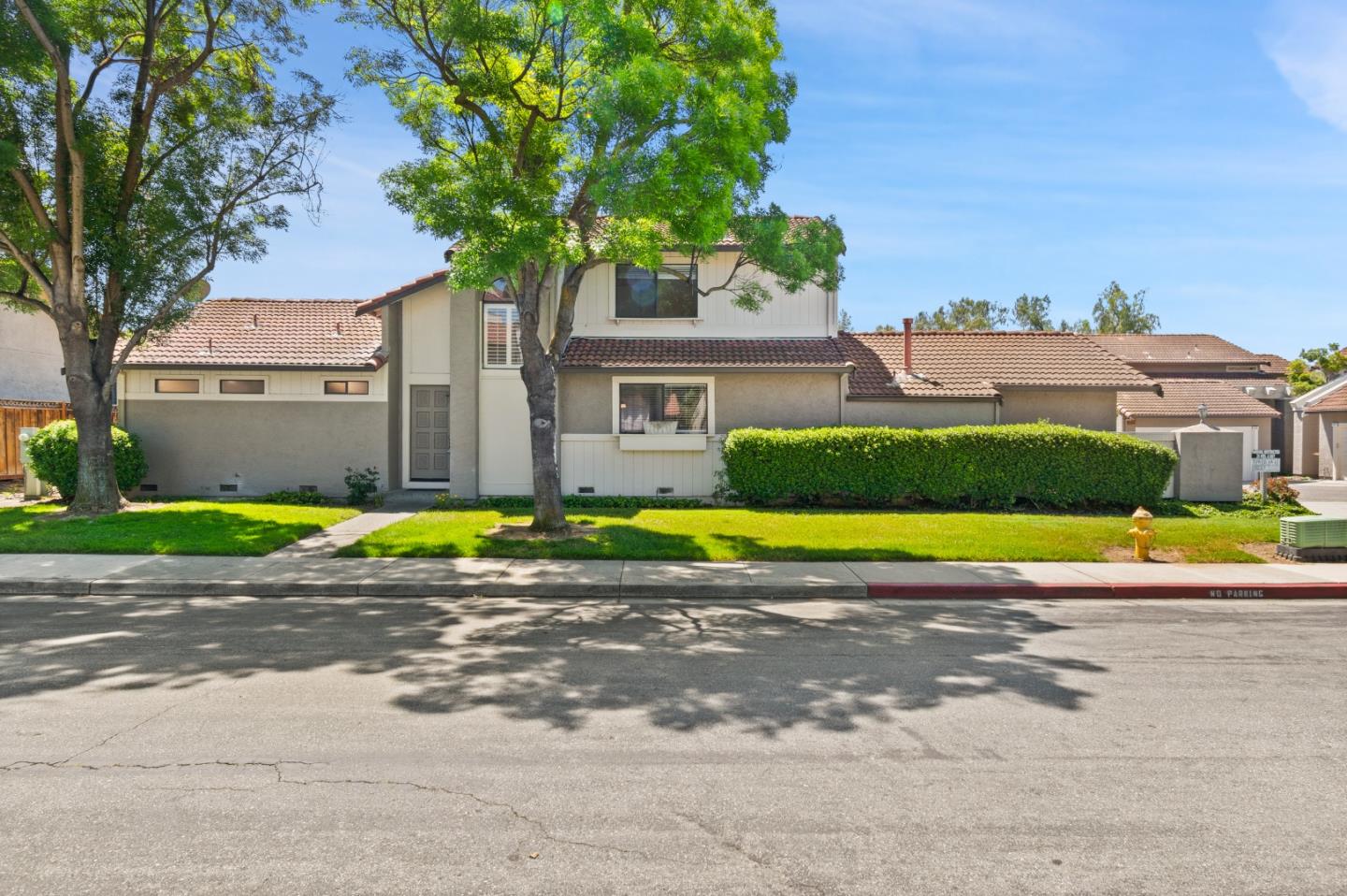 Detail Gallery Image 2 of 44 For 486 Verano Ct, San Jose,  CA 95111 - 3 Beds | 2/1 Baths