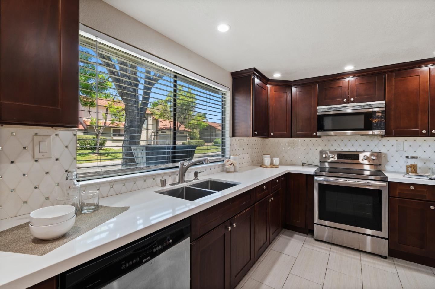 Detail Gallery Image 22 of 44 For 486 Verano Ct, San Jose,  CA 95111 - 3 Beds | 2/1 Baths