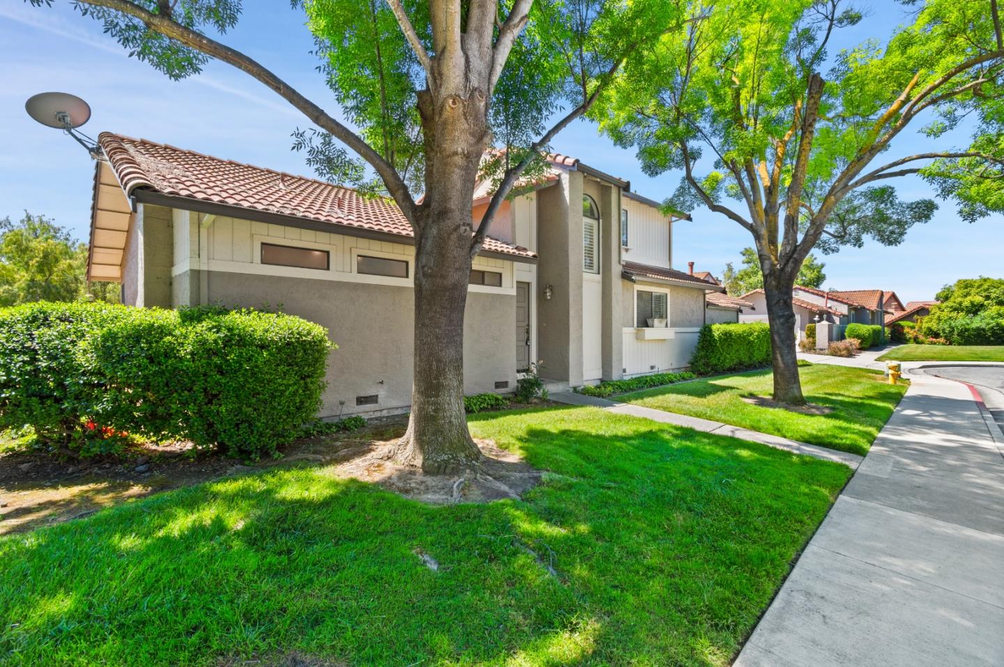 Detail Gallery Image 6 of 44 For 486 Verano Ct, San Jose,  CA 95111 - 3 Beds | 2/1 Baths