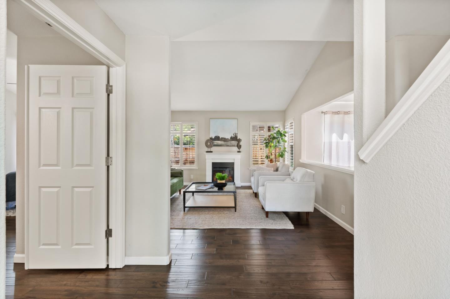 Detail Gallery Image 7 of 44 For 486 Verano Ct, San Jose,  CA 95111 - 3 Beds | 2/1 Baths
