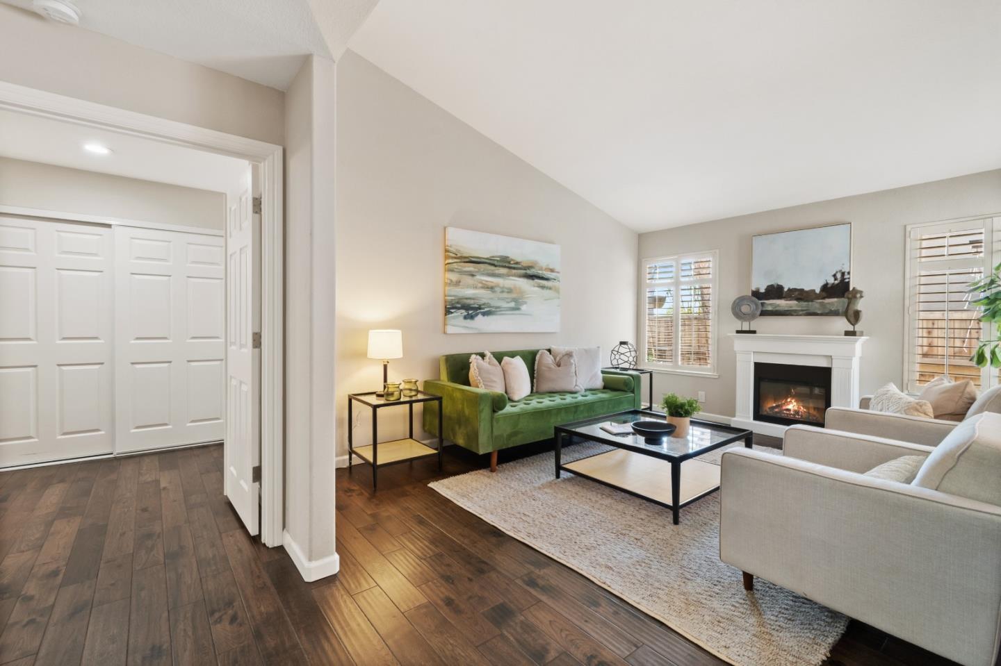Detail Gallery Image 8 of 44 For 486 Verano Ct, San Jose,  CA 95111 - 3 Beds | 2/1 Baths